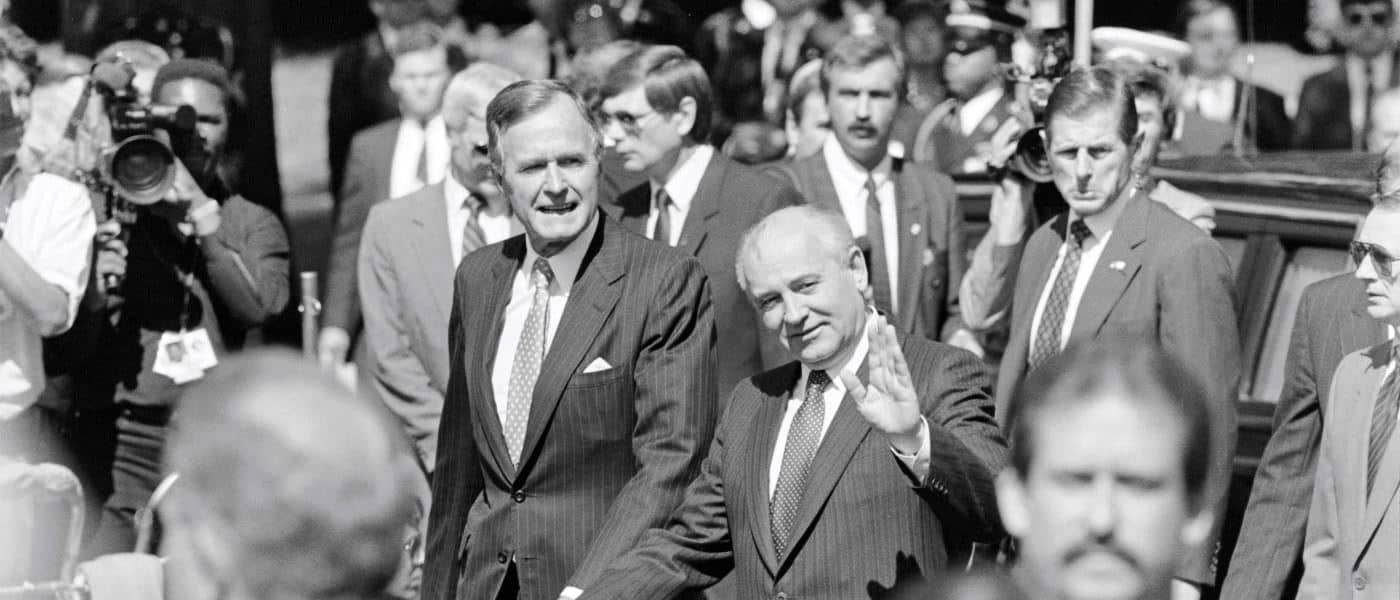 Soviet Union-United States summit arrival ceremony with President H.W. Bush and Mikhail Gorbachev, 31 May 1990, Library of Congress!''